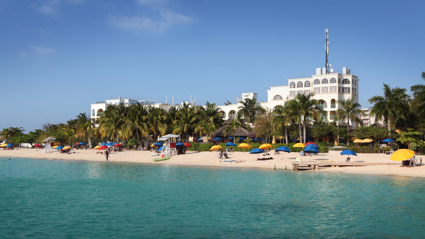 Flights to Bahía Montego